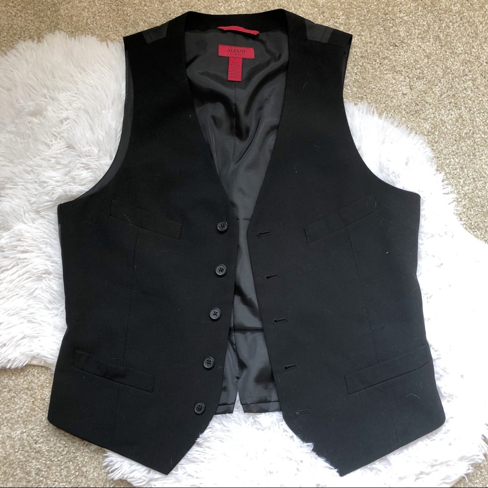🚨 LAST DAY! 🚨 Alfani slim fit vest